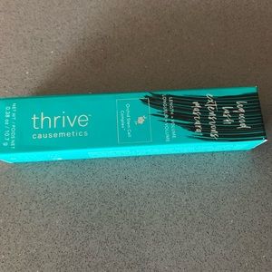 NIB Thrive black  Mascara
